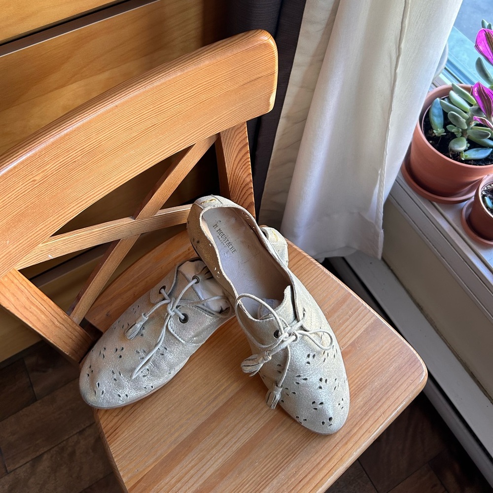 M Moustache Paris Women’s Lace-Up Perforated Casual Oxford in Light Gold 💛